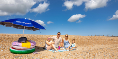 Pevensey Bay Holiday Park, lodges for rent with beach access in Sussex